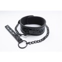 Collar with detachable leash